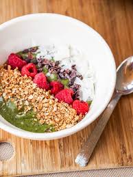 green smoothie bowl with spinach and