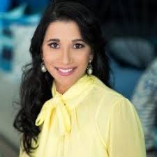 Perfil profesional Lcda. Linette Sánchez: Estratega de Salud Pública y  Asesora Legal en Derecho de Salud. Egresada de la Escue