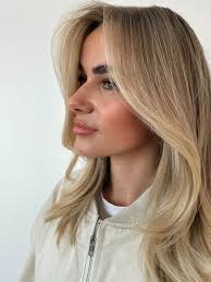 Bright and creamy 🥰🥰 Colour Used: @originalmineral Styling: @cloudnineoz  Styling Product: @nakhair