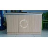 Jika anda nak buat kabinet dapur, seeloknya carilah kontraktor yang boleh buat table top dan kabinet dapur sekali gus, kerana ianya lebih menjmatkan kos. Aluminium With Marbletahan Air Banjir Kabinet Dapur Aluminium Dengan Marble Aluminium Base Kabinet Bawah L Shape Termasuk Tempat Letak Tong Gas Tahan Kabinet Dapur Aluminium Sepenuhnya Dengan Kabinet Dapur Aluminium Dengan Pintu Aluminium