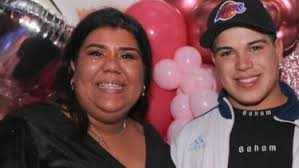 Amor por Estudiantes: homenaje al cantautor Rafael Amor, hijo de una  artesana hincha del León