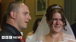 Lora Middleton's Instagram, Twitter & Facebook