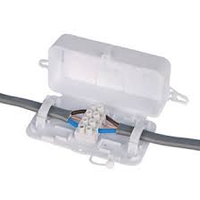 Aluminum wire became popular in the 1970s because it conducts electricity well and is less expensive than copper. Debox In Line Connector Box Junction Boxes Screwfix Com