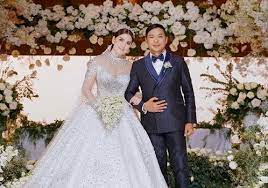 Helen (ara mina) and dave (paolo paraiso) are a happy couple, but their relationship is tested when helen's younger sister cleo (cristine reyes) comes into the picture. P4nj8zzqcrjigm