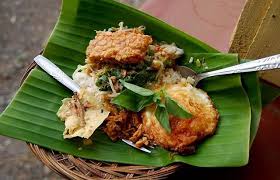 Membuat sambal pecel yang enak tidak sulit asal anda memakai paduan resep yang tepat. Resep Praktis Sambal Pecel Khas Madiun Manis Pedas Lifestyle Fimela Com