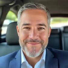 Oye, estoy enamorado de ti 😍😘 pero parece que nunca respondes a mis  comentarios 🥹. ¡Espero tener noticias tuyas pronto! Este mensaje fue  seleccionado para ti.