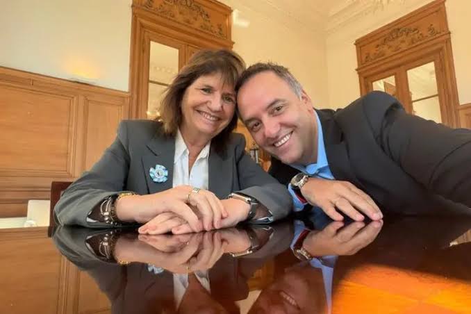 Bullrich criticó a Adorni: "Esto es más que un error, es una omisión ética"  - Parlamentario
