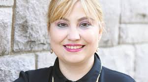 Edebiyat soru sormanın erdemidir"