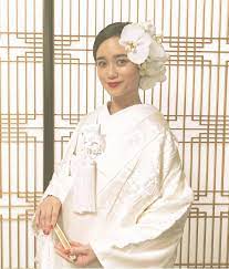 気品漂う 胡蝶蘭を使った和装におすすめのヘアアレンジ10選 結婚式準備はウェディングニュース 結婚式 花嫁 髪型 花嫁ショートヘア 成人式 髪型 レトロ