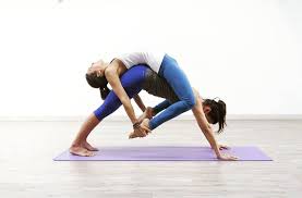 Expectation Vs Reality Why Do These Poses Look So Easy But In Reality Quite Difficult Expectationvsrea Yoga Poses For Two Partner Yoga Acro Yoga