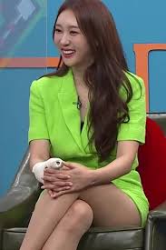 1박2일 출연분량을 감안하면 예정대로 2016년에 졸업하고 2017년부터 방송 활동을 재개할 것으로 보인다. ë°©ì†¡ ì—°ì˜ˆê³„ê²Œì‹œíŒ ë‹¤ë¦¬ ê¼¬ê³  ì•‰ì€ ë°•ì§€ì˜ ì•„ë‚˜ìš´ì„œ ì›€ì§¤
