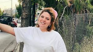 Στη συνέχεια, ακολουθεί ένα bonus εξομολογητήριο με τον mike, ο οποίος ήρθε. Danah Mparka