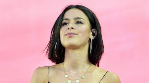 Mai 1991 in hannover) ist eine deutsche sängerin und songwriterin. Lena Meyer Landrut Ihr Sexy Schnappschuss Spaltet Die Gemuter Gala De