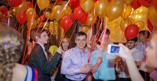 ответное слово родителей на выпускном в 11 классе песня Otvetnoe Slovo Roditelej Na Vypusknom V 11 Klasse V Shutochnoj Forme Video S Peredelannymi Pesnyami I Stihami S Yumorom