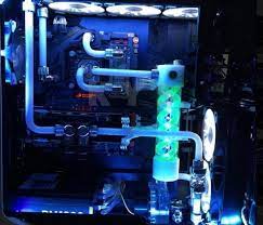 This reservoir can reach up to 1135 l per hour, which is enough to cool a very large pc without problems. An Ultimate Beginners Guide To Pc Water Cooling By James Sunderland Medium