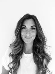 Nikki Crook's Instagram, Twitter & Facebook