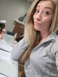 Goodmorning! Saturday's "one beer" didn't happen, yesterday we were lazy  losers and did absolutely NOTHING 🤣 (We did clean a few rooms before  leaving for NOLA Thursday atleast) Half my order is