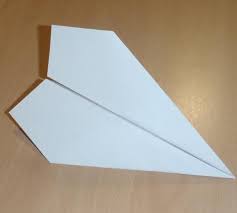 Para hacer un avión de papel sólo necesitamos una hoja de papel tamaño folio (a4), nuestras manos y seguir detalladamente las instrucciones de este vídeo. Como Hacer Un Avion De Papel Glider 2 7 Pasos