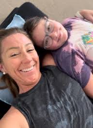 Amber Trahan's Instagram, Twitter & Facebook