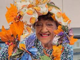 As always, there were plenty of smiling faces at the LEC's latest craft  program: Upcycled Butterflies! Our crafty visitors transformed magazine  pages into the beautiful wreaths you see here. 📸: Shari at