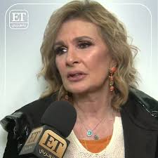#يسرا تكشف عن تطورات الحالة الصحية ل #نادية_لطفي التي تدهورت صحتها بعد  حضورها دفن زوجة إبنها و إصابتها بنزلة برد حادة..., www.ETbilarabi.com