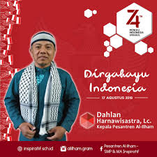 Lihat itu, kepala sekolah akan menempelkan pengumuman ratu pesta reuni. Pesantren Al Ilham Smp Ma Inspiratif Photos Facebook