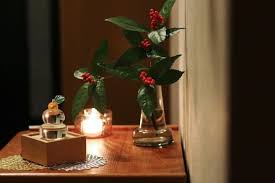 新年を気持ち良く迎える 素敵な お正月飾り や おせち のアイディア20選 folk お正月 飾り お正月 生花 お正月 インテリア