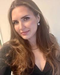 Wish you always happy, young, healthy, cool temperament, smooth life.  Always smile, love life, full of life.