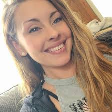 Amie Hodges's Instagram, Twitter & Facebook