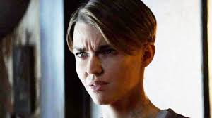 Batwoman' Sneak Peek: Kate Kane Gets a Pep Talk From Her Ex Julia  Pennyworth (Exclusive)