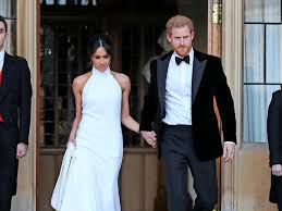 Wir begleiten die hochzeit prinz harrys und meghan markles mit herausragenden fotografien unseres redaktionellen bildarchivs und sind natürlich auch mit unseren fotografen vor ort. So Feierten Harry Und Meghan Nach Der Trauung