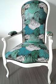 Fauteuil Voltaire Relooke In 2020 Armchair Chic Upholstery African Furniture