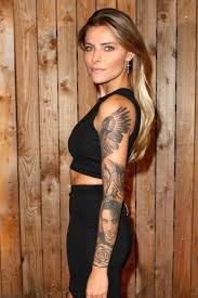 Sie hatte sogar ihr glück im deutschen next top model versucht, konnte aber nicht durchkommen. Till Lindemann Starportrat News Bilder Gala De