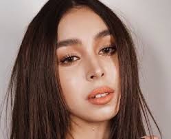 50 kg height in feet: Julia Barretto Height Weight Age Boyfriend Biography Family Facts