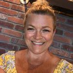 Annette Evangelista's Instagram, Twitter & Facebook