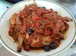 Un Delicieux Lapin A La Cretoise Aux Poivrons Et Tomates Gourmicom Recettes De Cuisine Cuisine Grecque Recette