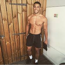 Love Island 2020 Recap Devastated Islanders Send Home Sophie And Wallace Caroline Flack Love Island Love Island Contestants
