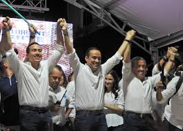 ¿el gobernador mauricio aguilar le pagó $95 millones del presupuesto público a cancino por sus servicios al departamento, o a buena cuenta de la defensa de su hermano richard? Regreso El Clan Aguilar A La Gobernacion De Santander Periodico 15