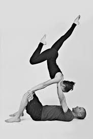 Pin By Pinterest France On Just Workin On My Fitness Couples Yoga Poses Partner Yoga Couples Yoga