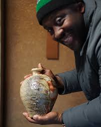 📸 from our visit with @akiratao.art from Rakusai-gama and his family in  #shigaraki earlier this week in #shigaraki. I learned soooooo much about  the Anagama kiln, which they have and their ceramic