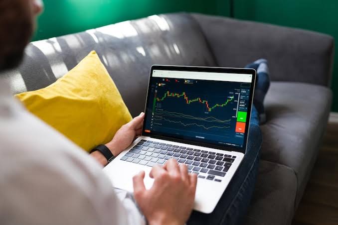 Trading laptop Images - Free Download on Magnific (formerly Freepik)
