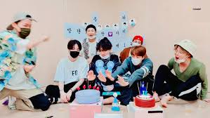 Tenor will be adopting the google terms of service and privacy policy for all accounts starting on march 3, 2021. Bts Live Happy Birthday Jungkook Gif Jungkook Y Taehyung Bts Happy Birthday Jungkook Happy Gif