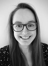 Emily Becht's Instagram, Twitter & Facebook