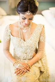 Like How This Bride Has A Modern Touch To Her Hair Without All The Accessories Yet Doesn T Deviate Much From Bridesmaid Saree Indian Wedding Sari Wedding Sari