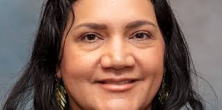 Lorraine Aragon's Instagram, Twitter & Facebook