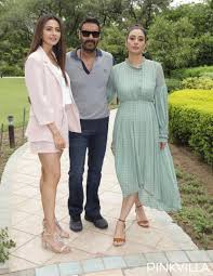 Ajay Devgn Tabu And Rakul Preet Singh Promote Their Film De De Pyaar De In The Capital City See Photos Pinkvilla Ajay devgan, urmila matondkar and mahima chaudhary singer: ajay devgn tabu and rakul preet singh