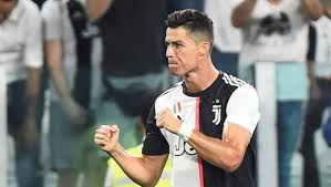 Ver más ideas sobre hirving, hirving lozano, chuky lozano. What Did Cristiano Ronaldo Say To Rival Hirving Lozano After Juventus Napoli Match Football News Hindustan Times