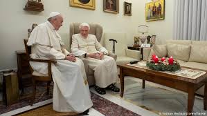 Este viernes al mediodía el gobierno nacional lanzará oficialmente el portal mi vacuna, una plataforma que permitirá conocer qué turno tendrá cada ciudadano para recibir su dosis de la vacuna contra el. Papa Francisco Y Benedicto Xvi Reciben Primera Dosis De Vacuna Contra El Covid 19 Coronavirus Dw 14 01 2021