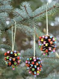 Diy your own holiday decorations to make every inch of your home as festive as possible. Diy Christmas Ornaments 50 Insanely Easy To Make Decorations Bob Vila