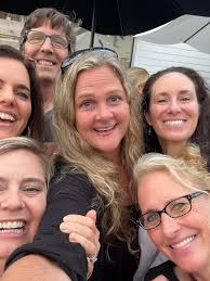 Ran into Mrs.Tuten and Anne Tuten Whittemore in the grocery store. She was  our 6th grade teacher 73-74, back when she was taller than me